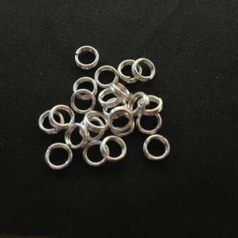 Metalen dubbel ringetje rond 5mm dik 1,5mm Silver plated (10 stuks)